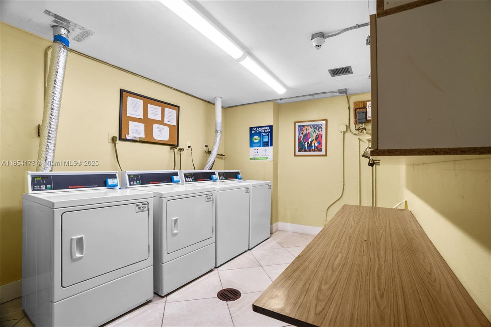 HILLCREST EAST NO 22 COND - Residential