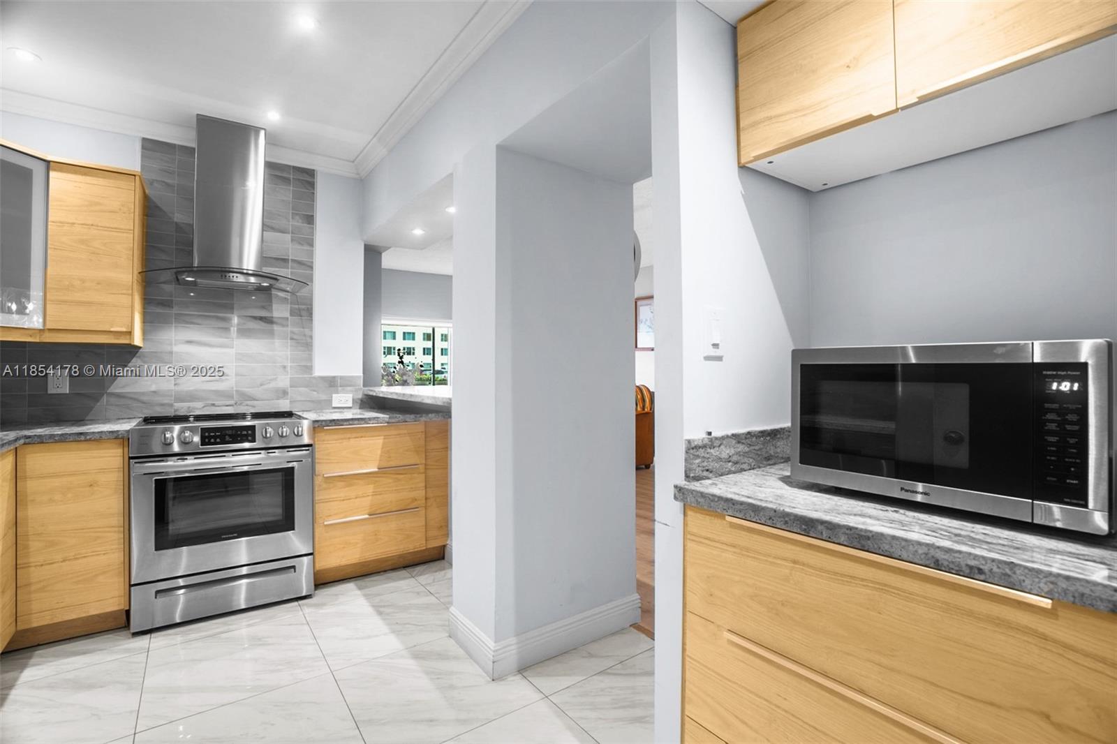 HILLCREST EAST NO 22 COND - Residential