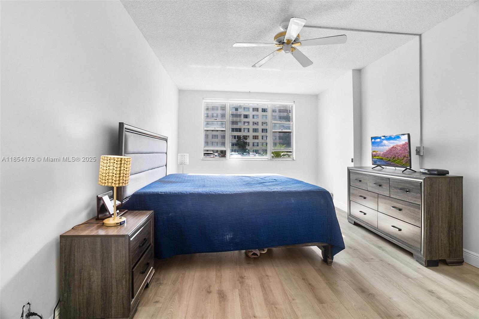 HILLCREST EAST NO 22 COND - Residential