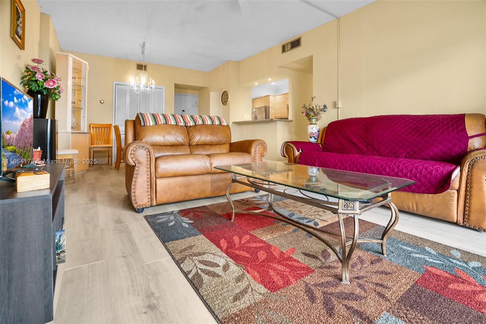 HILLCREST EAST NO 22 COND - Residential