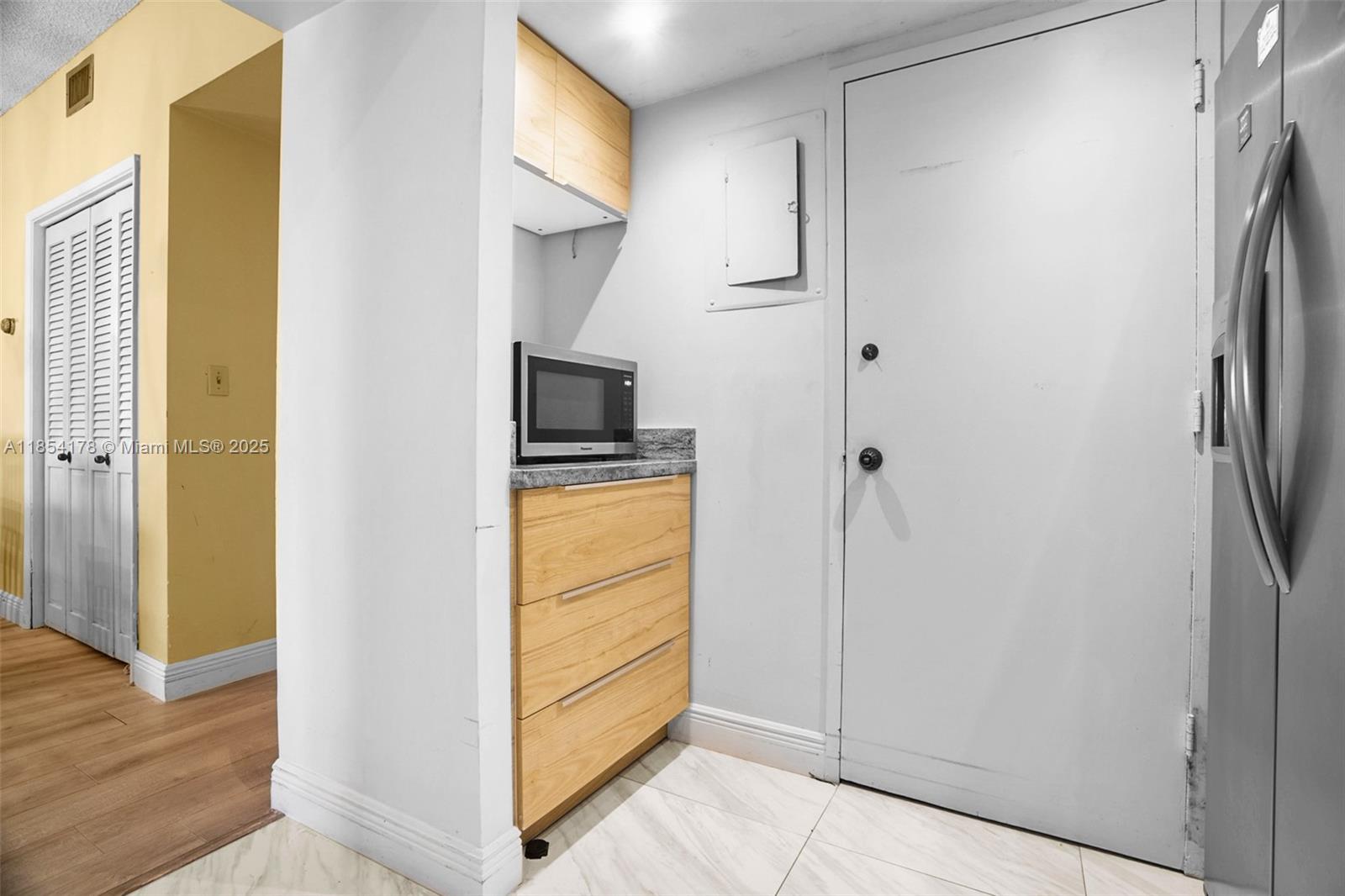 HILLCREST EAST NO 22 COND - Residential