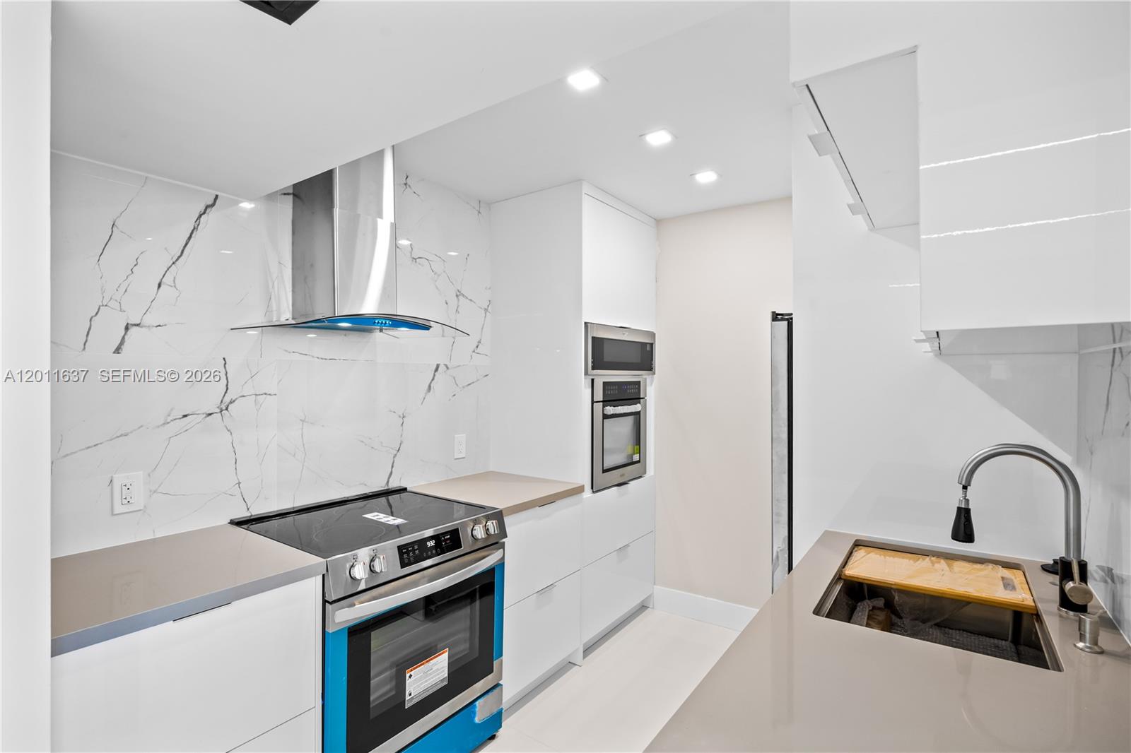 CORONADO CONDO- TOWER II - Residential