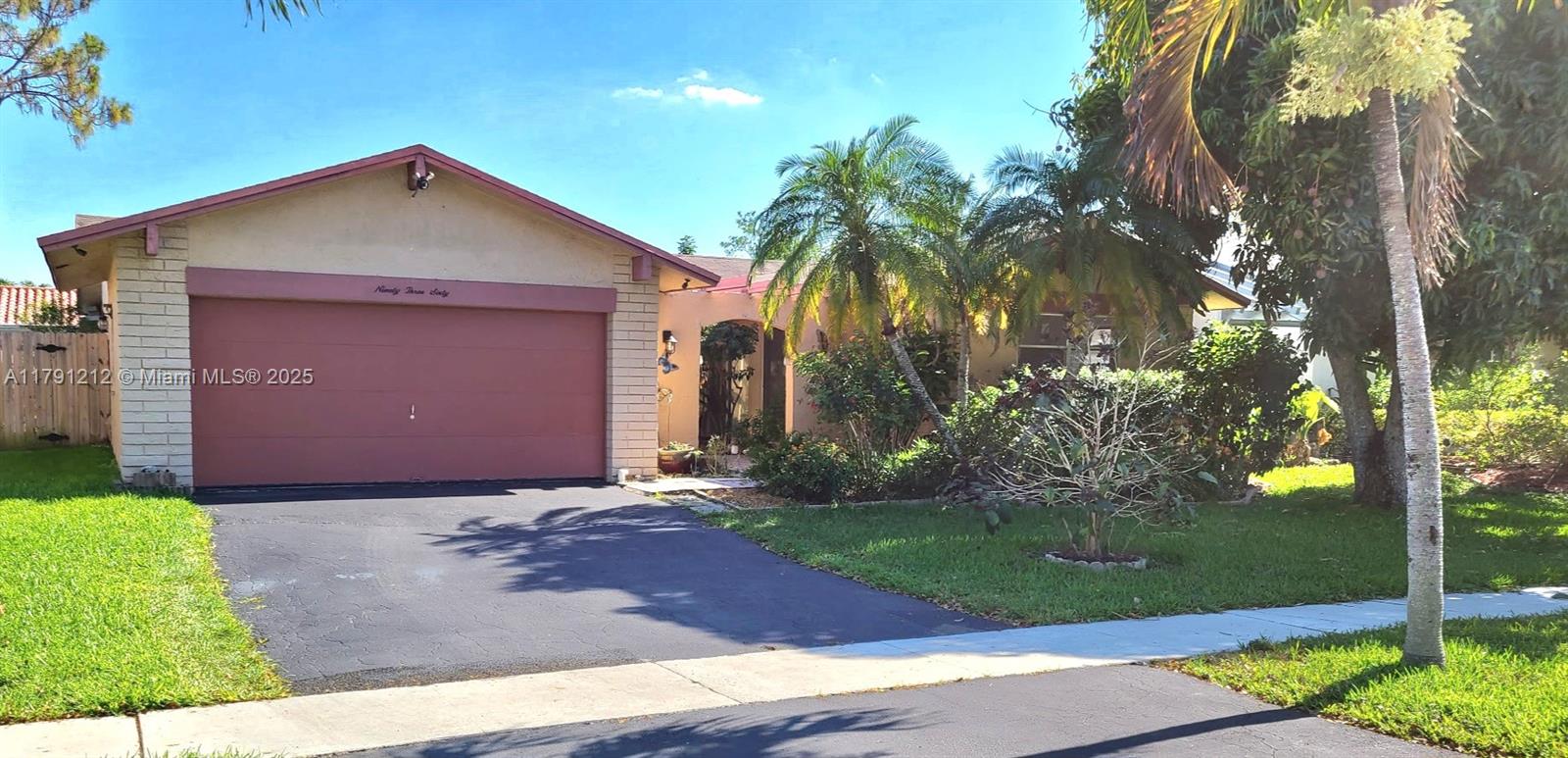 Property for Sale at 9360 Nw 42nd Ct, Sunrise, Miami-Dade County, Florida - Bedrooms: 4 
Bathrooms: 2  - $549,500