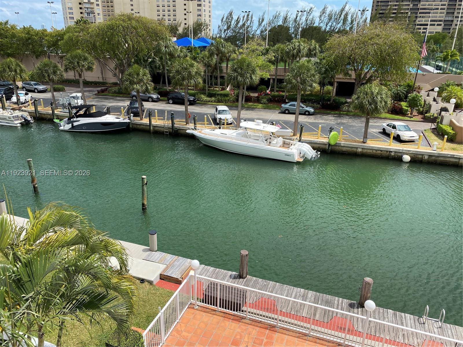 CRICKET CLUBHOUSE CONDO - Residential