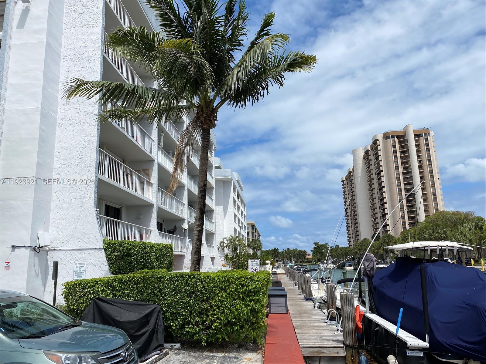 CRICKET CLUBHOUSE CONDO - Residential