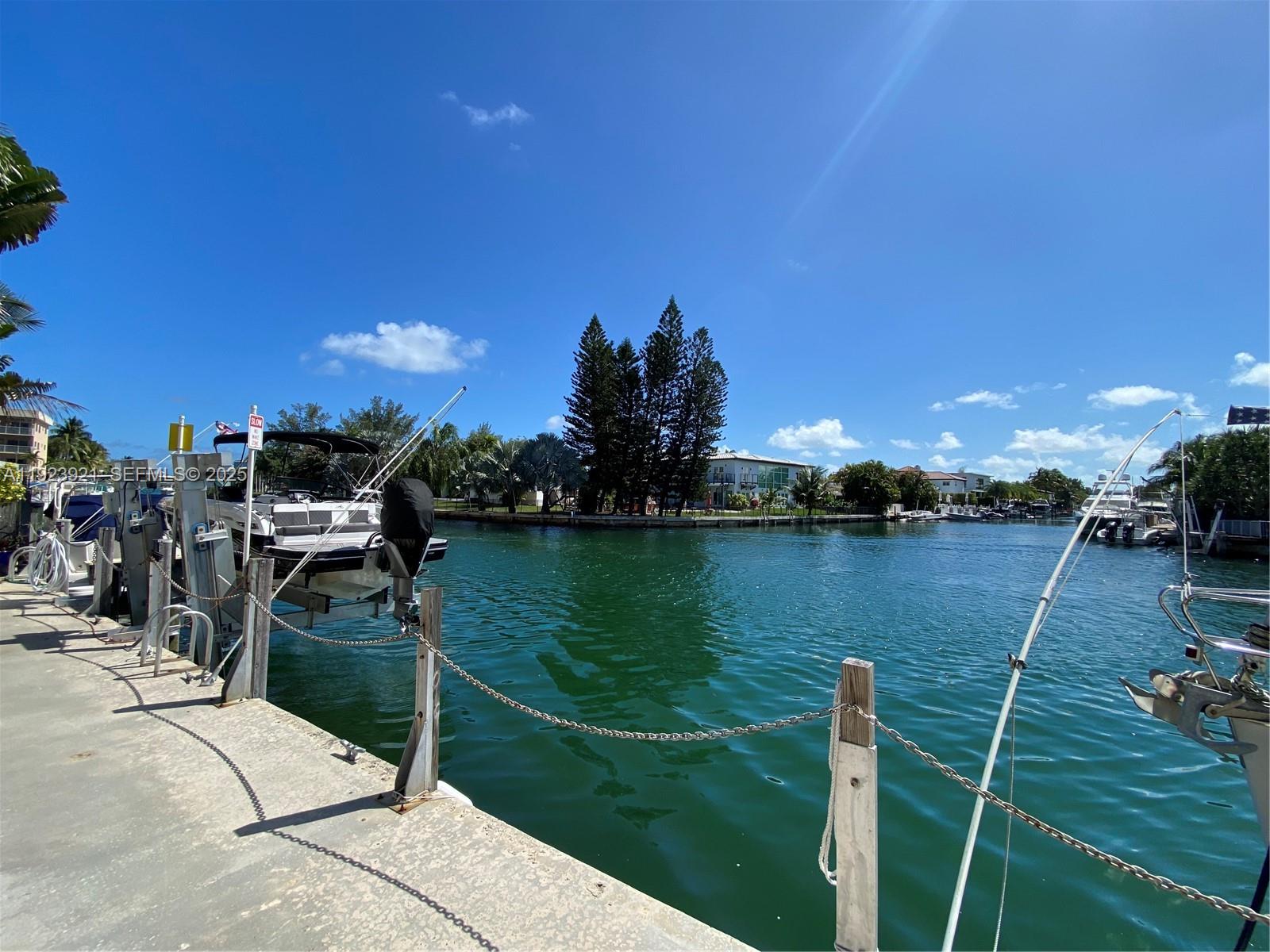 CRICKET CLUBHOUSE CONDO - Residential