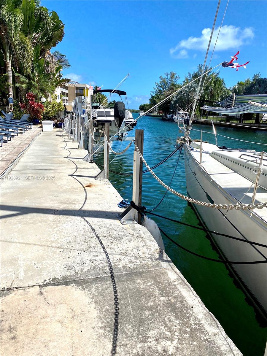 CRICKET CLUBHOUSE CONDO - Residential