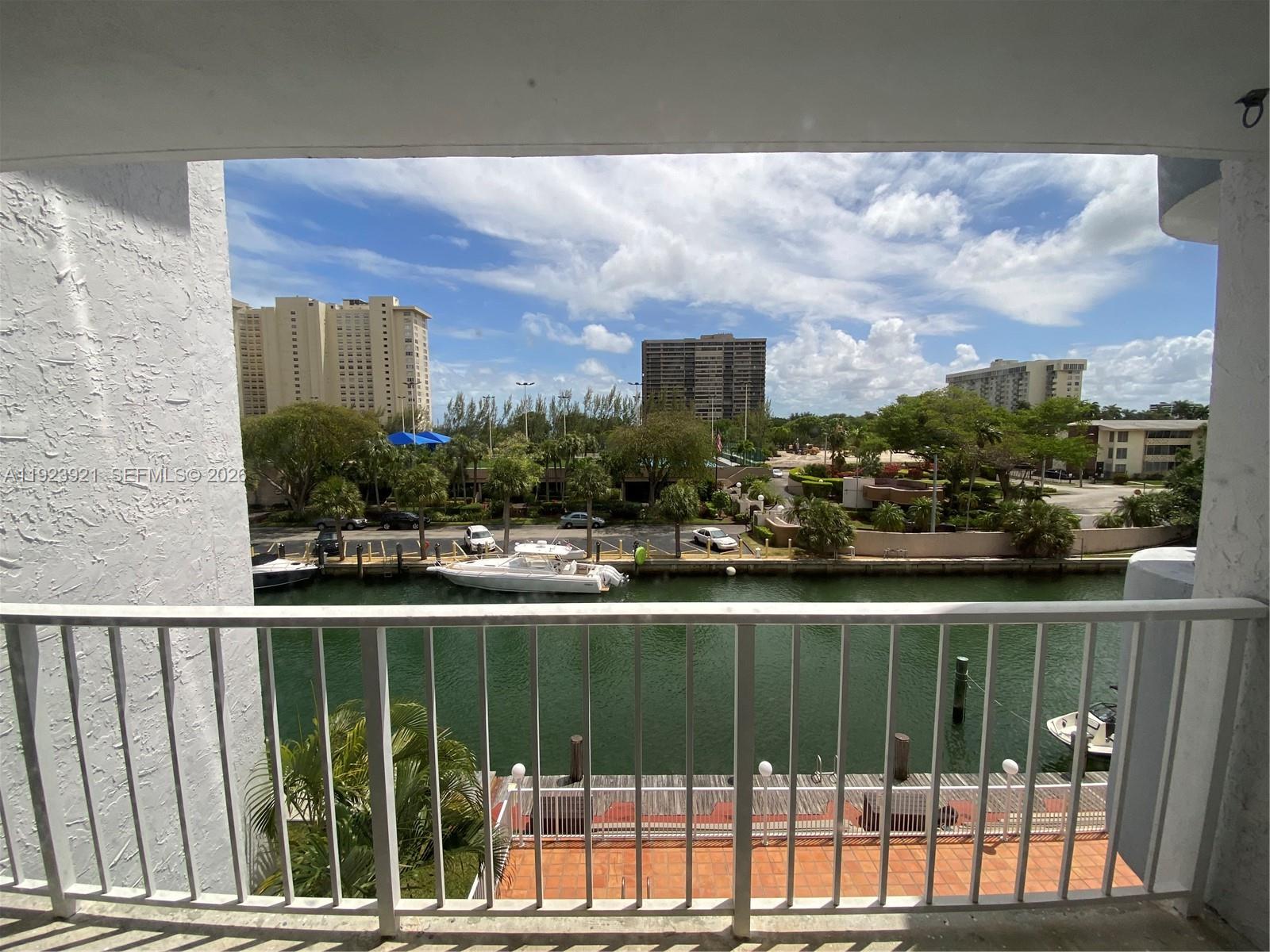 CRICKET CLUBHOUSE CONDO - Residential