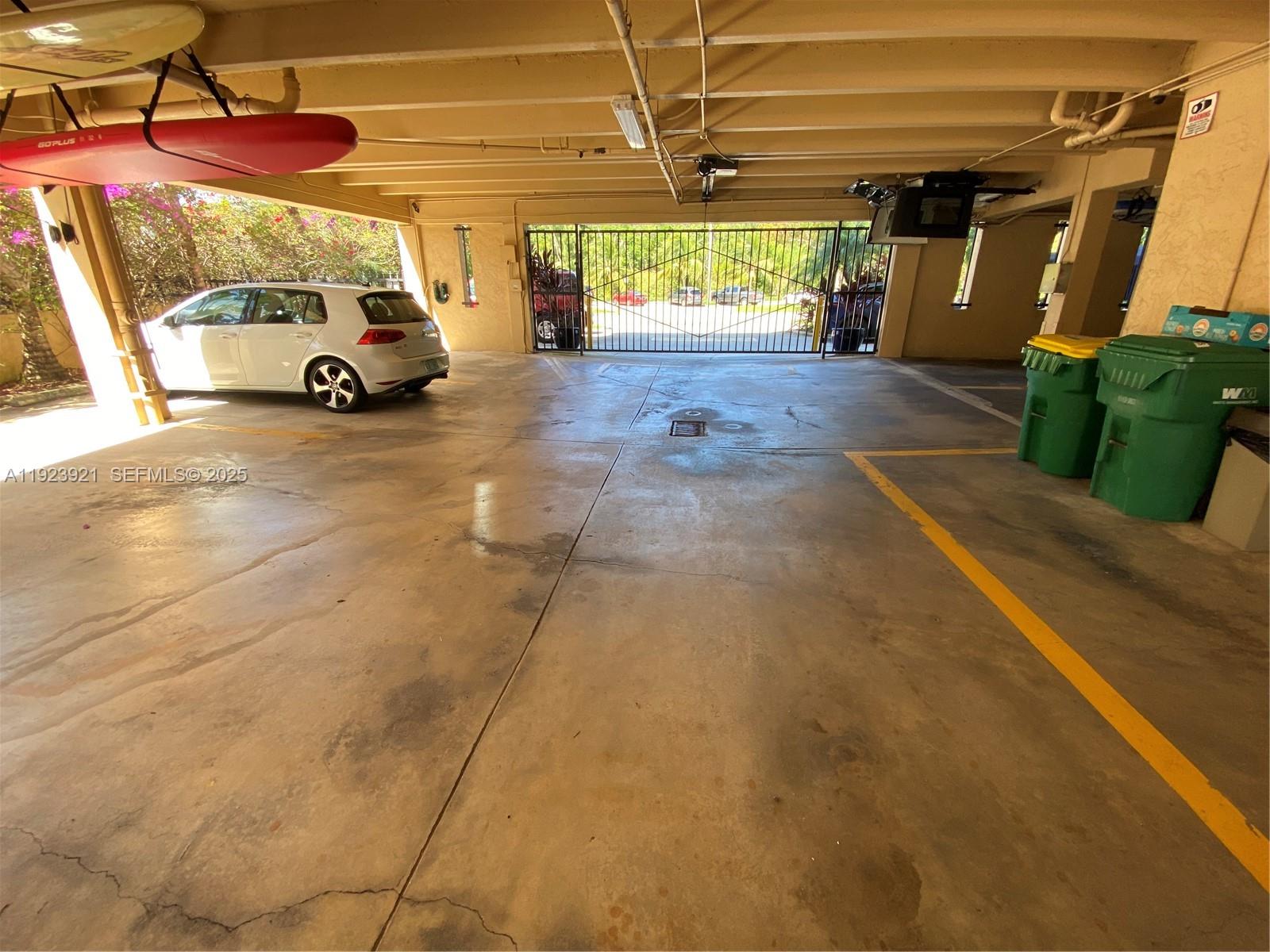 CRICKET CLUBHOUSE CONDO - Residential