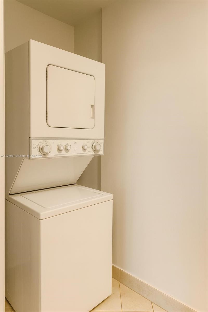 QUANTUM ON THE BAY CONDO - Residential