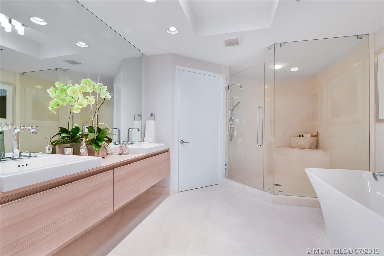 MARINA PALMS RESIDENCES S - Residential
