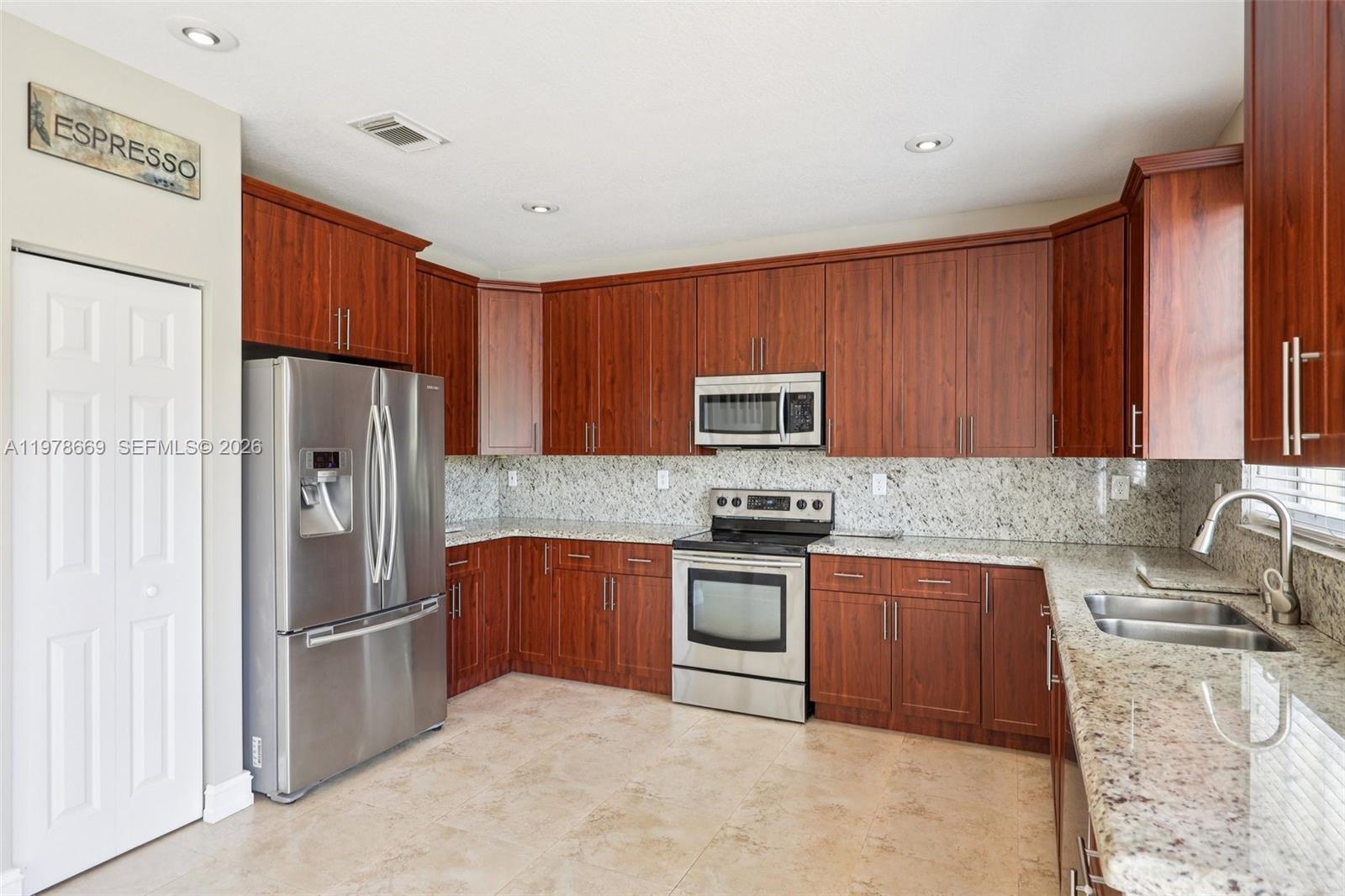 WALNUT CREEK REPLAT NO 1 - Residential