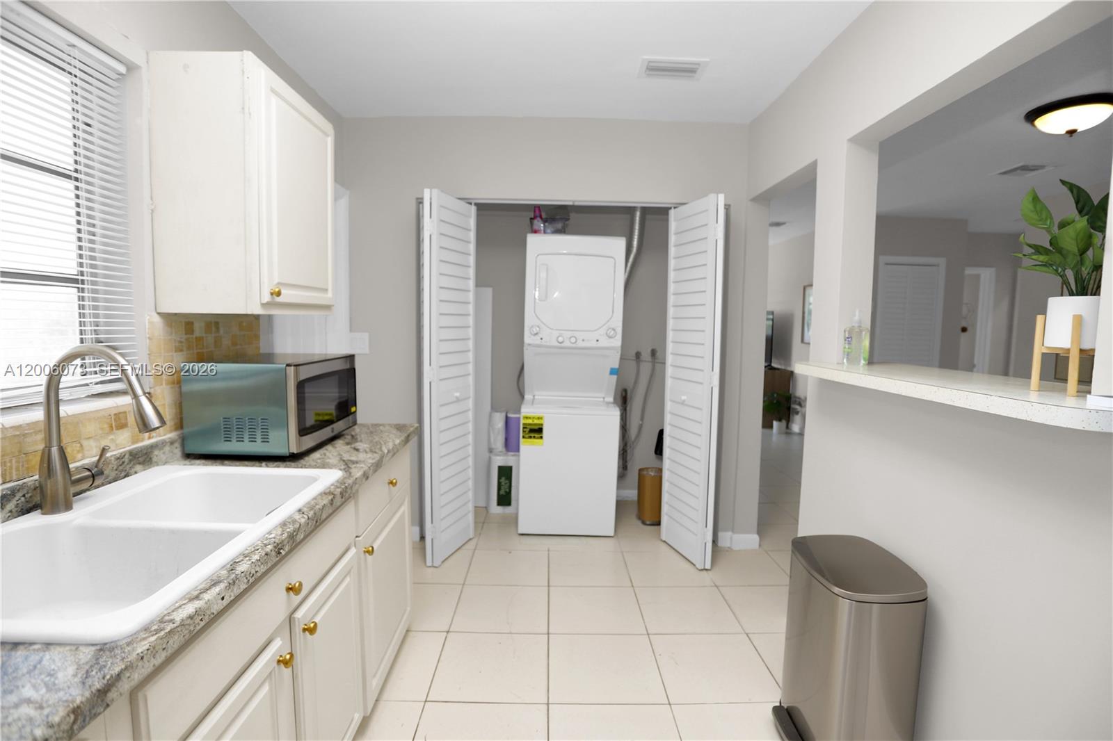 PYTHIAS PARK - Residential Lease