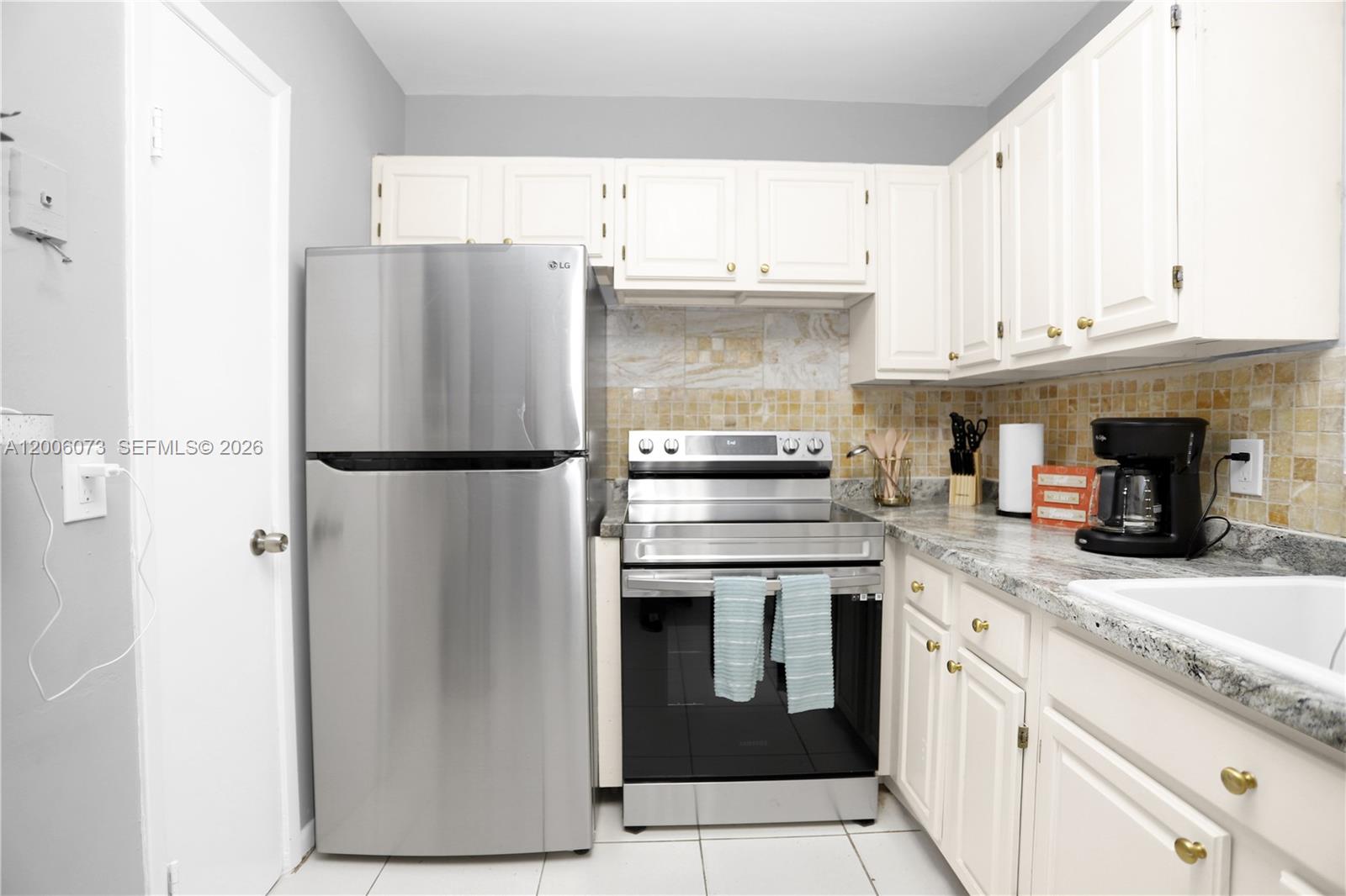 PYTHIAS PARK - Residential Lease