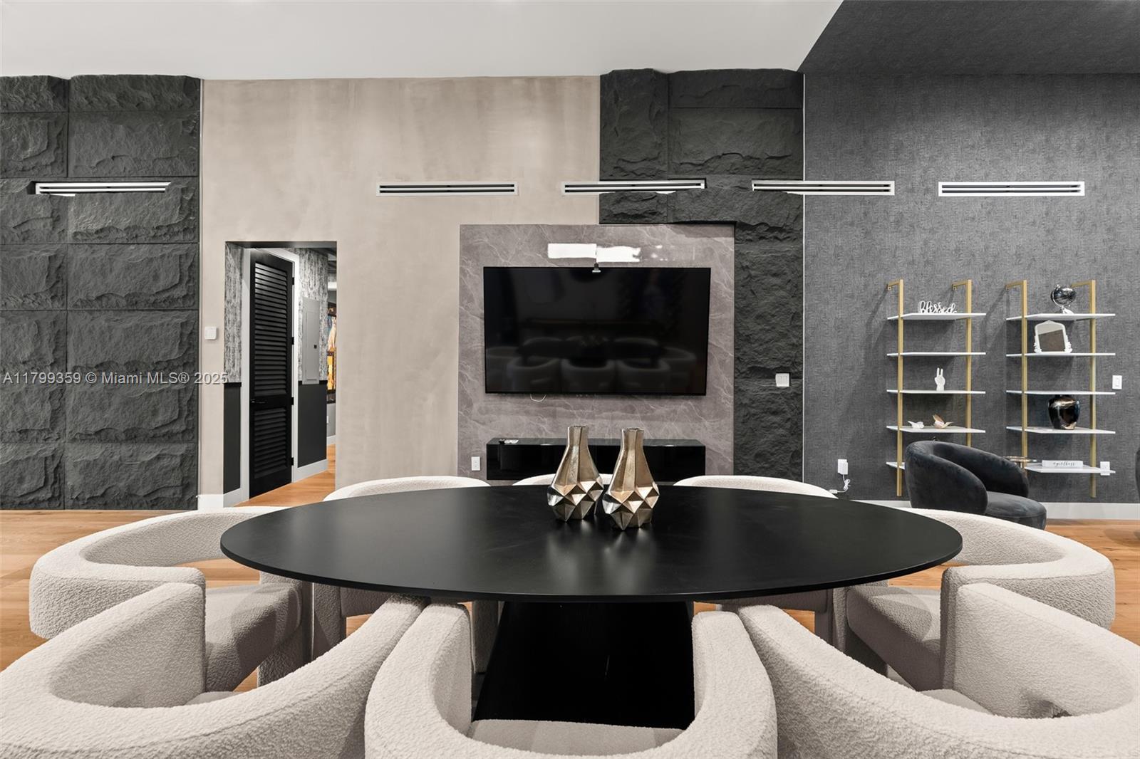 BUENA VISTA HEIGHTS EXTEN - Residential Lease