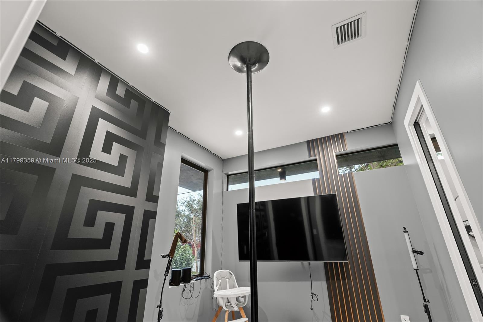 BUENA VISTA HEIGHTS EXTEN - Residential Lease