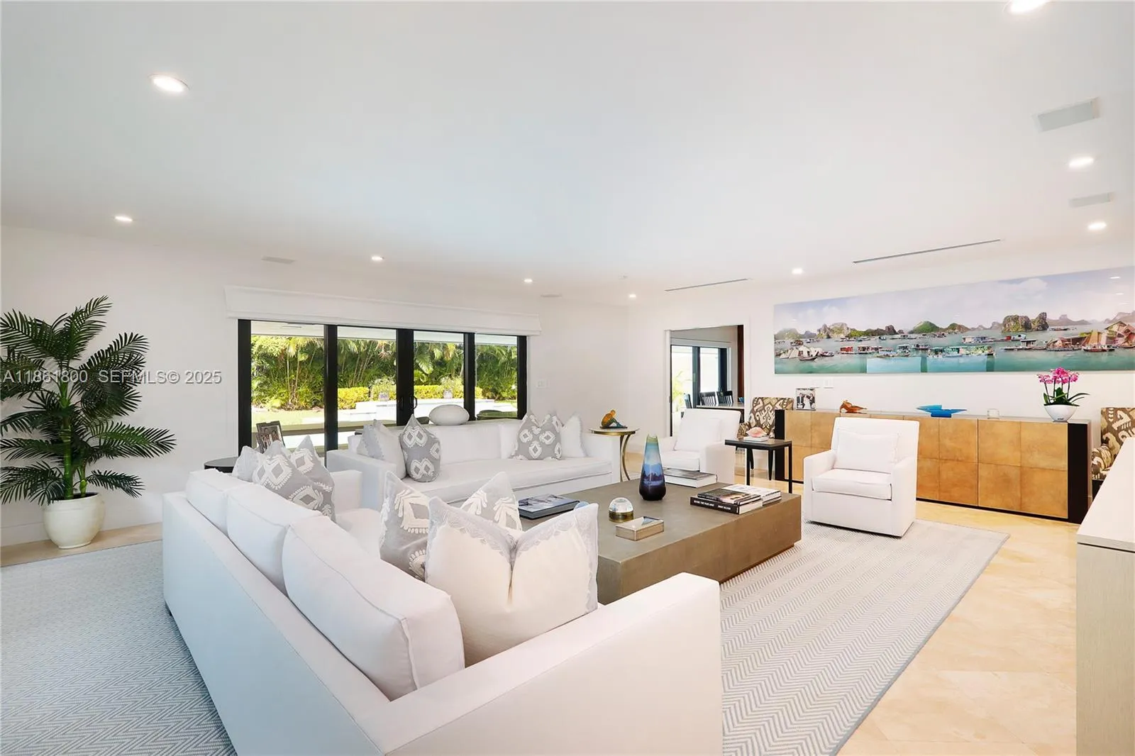 Coral Gables, Florida 33143, United States, 5 Bedrooms Bedrooms, ,5 BathroomsBathrooms,Residential,Active,194959