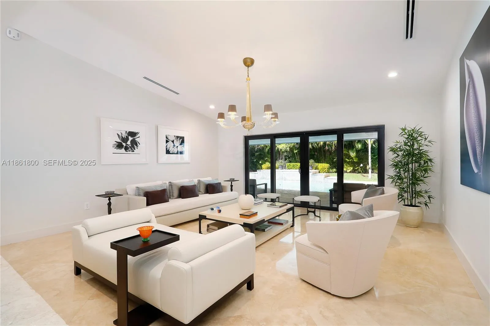Coral Gables, Florida 33143, United States, 5 Bedrooms Bedrooms, ,5 BathroomsBathrooms,Residential,Active,194959