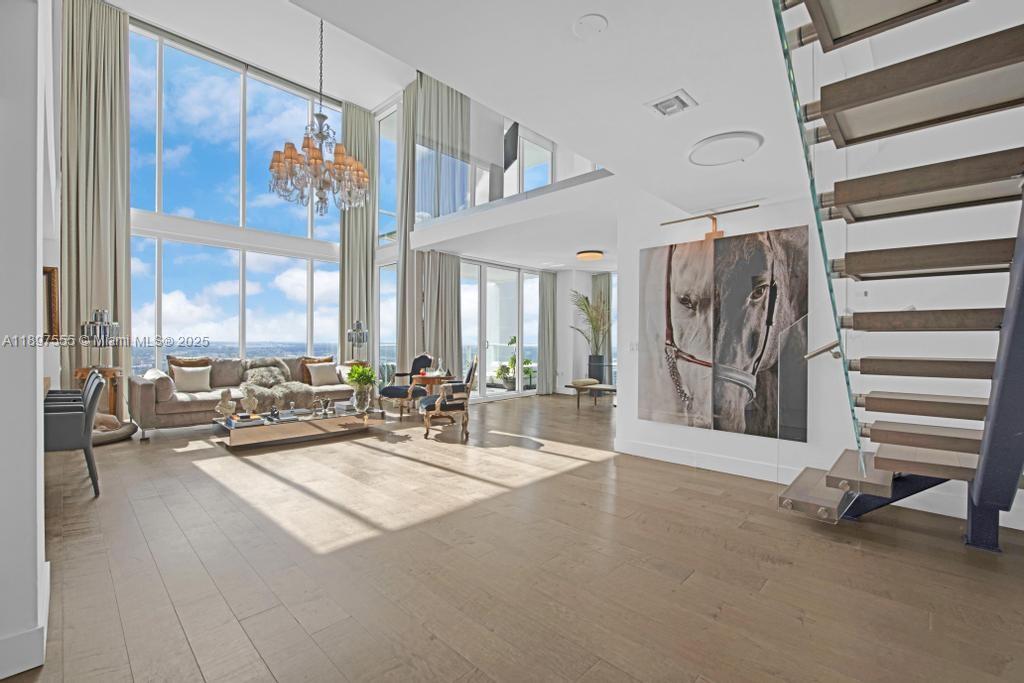 1040 Biscayne Blvd TS-4206