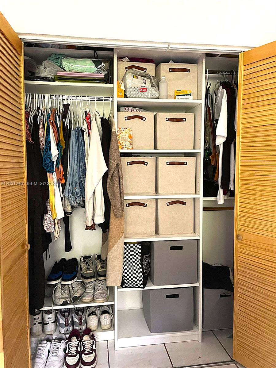 PATIO GRANDE II-B TOWNHOM - Residential Lease