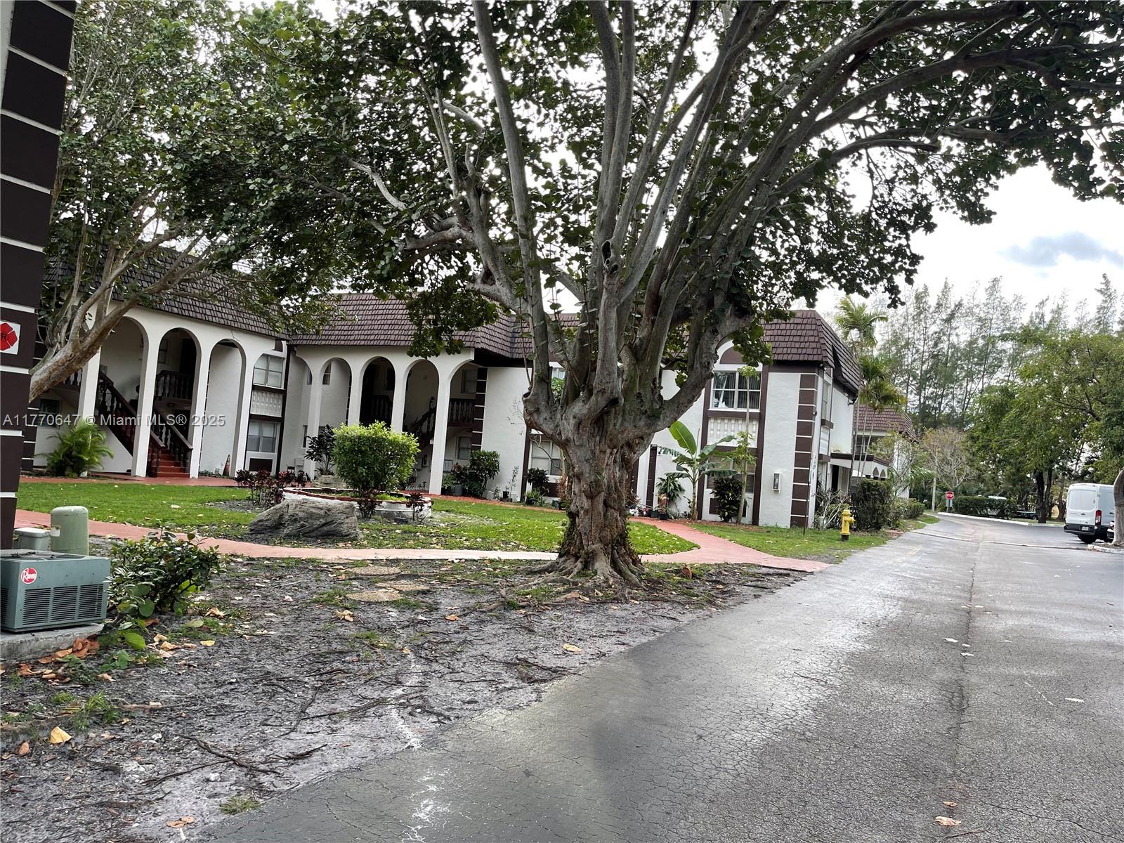 FOUNTAINS OF TAMARAC COND - Residential