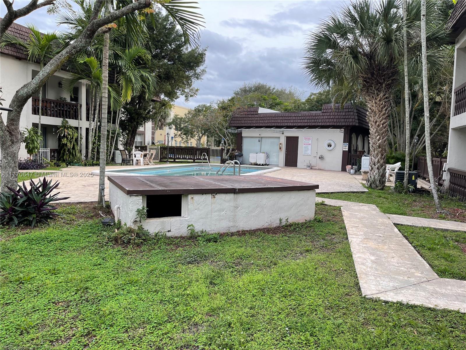 FOUNTAINS OF TAMARAC COND - Residential