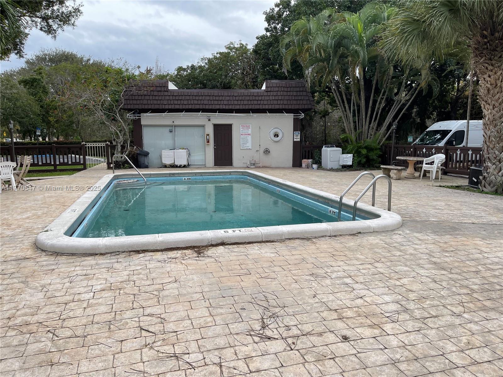 FOUNTAINS OF TAMARAC COND - Residential