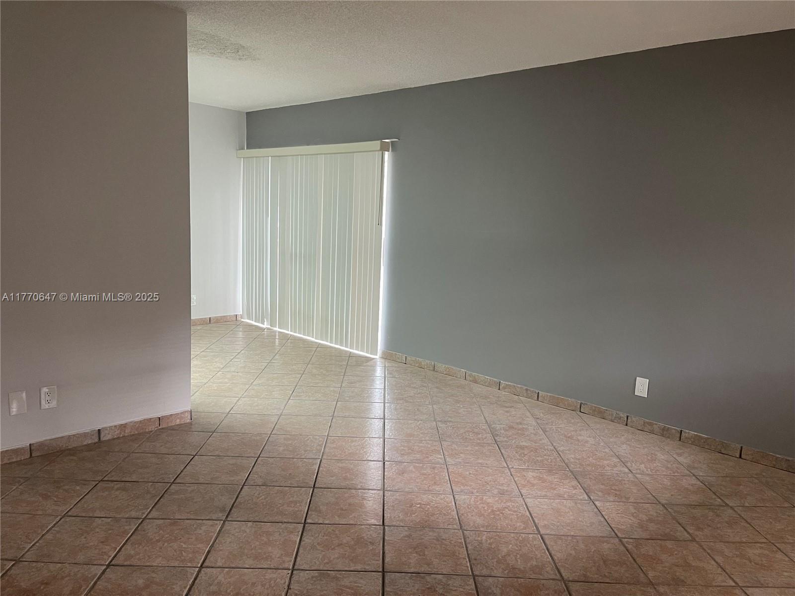 FOUNTAINS OF TAMARAC COND - Residential