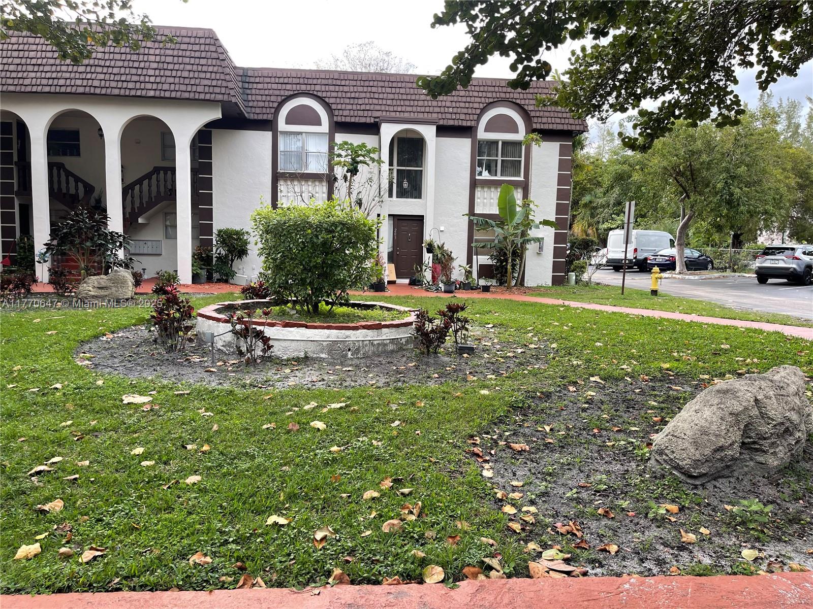 FOUNTAINS OF TAMARAC COND - Residential