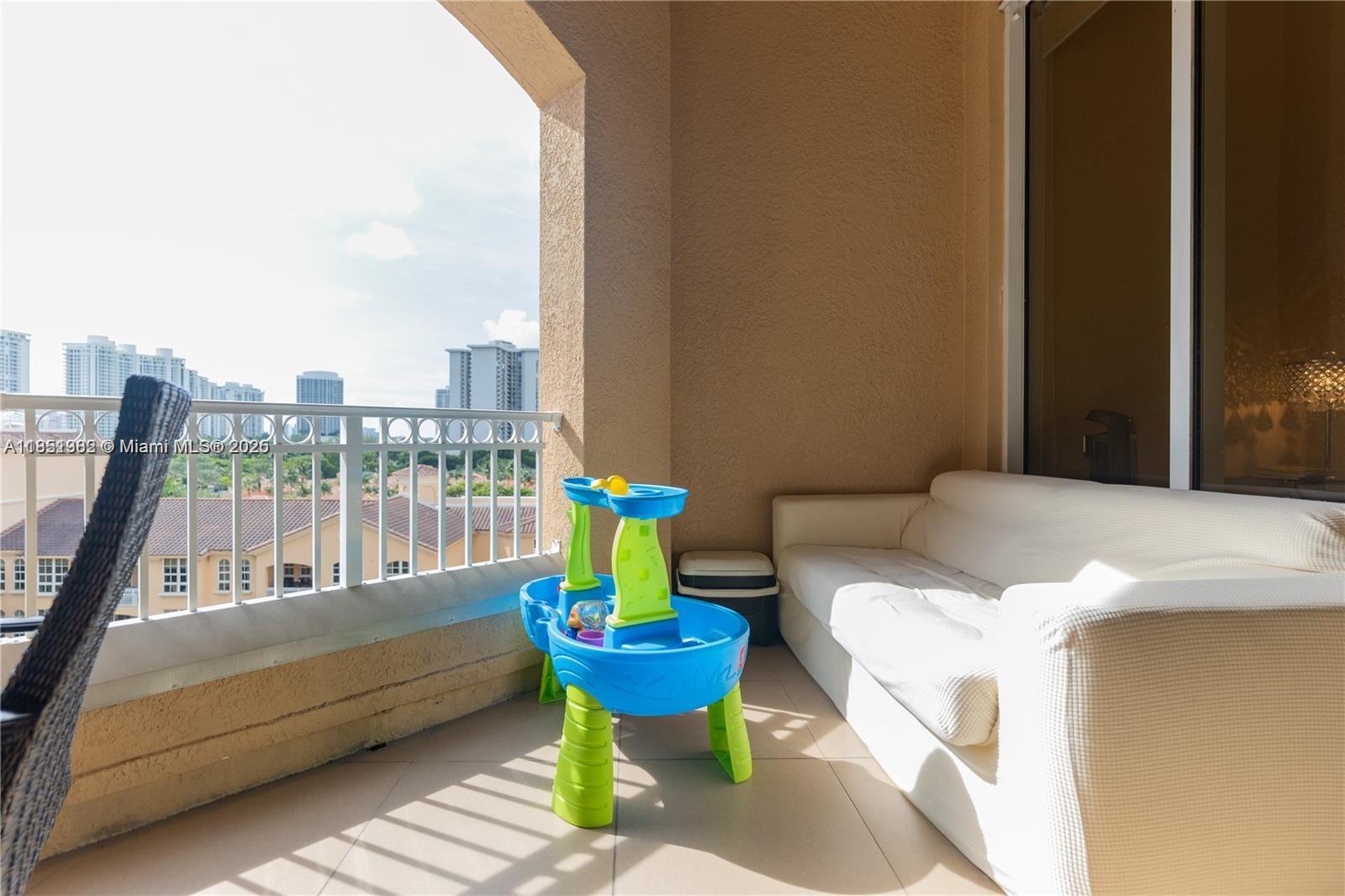 ALAQUA CONDO - Residential