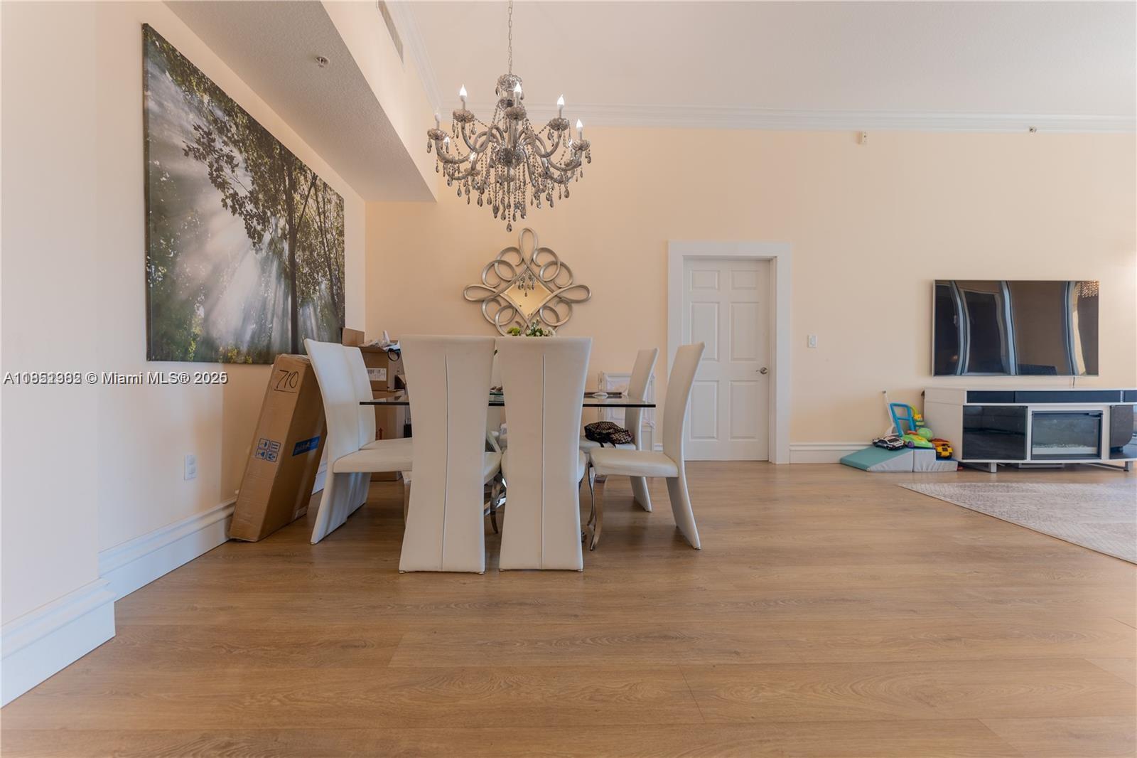 ALAQUA CONDO - Residential