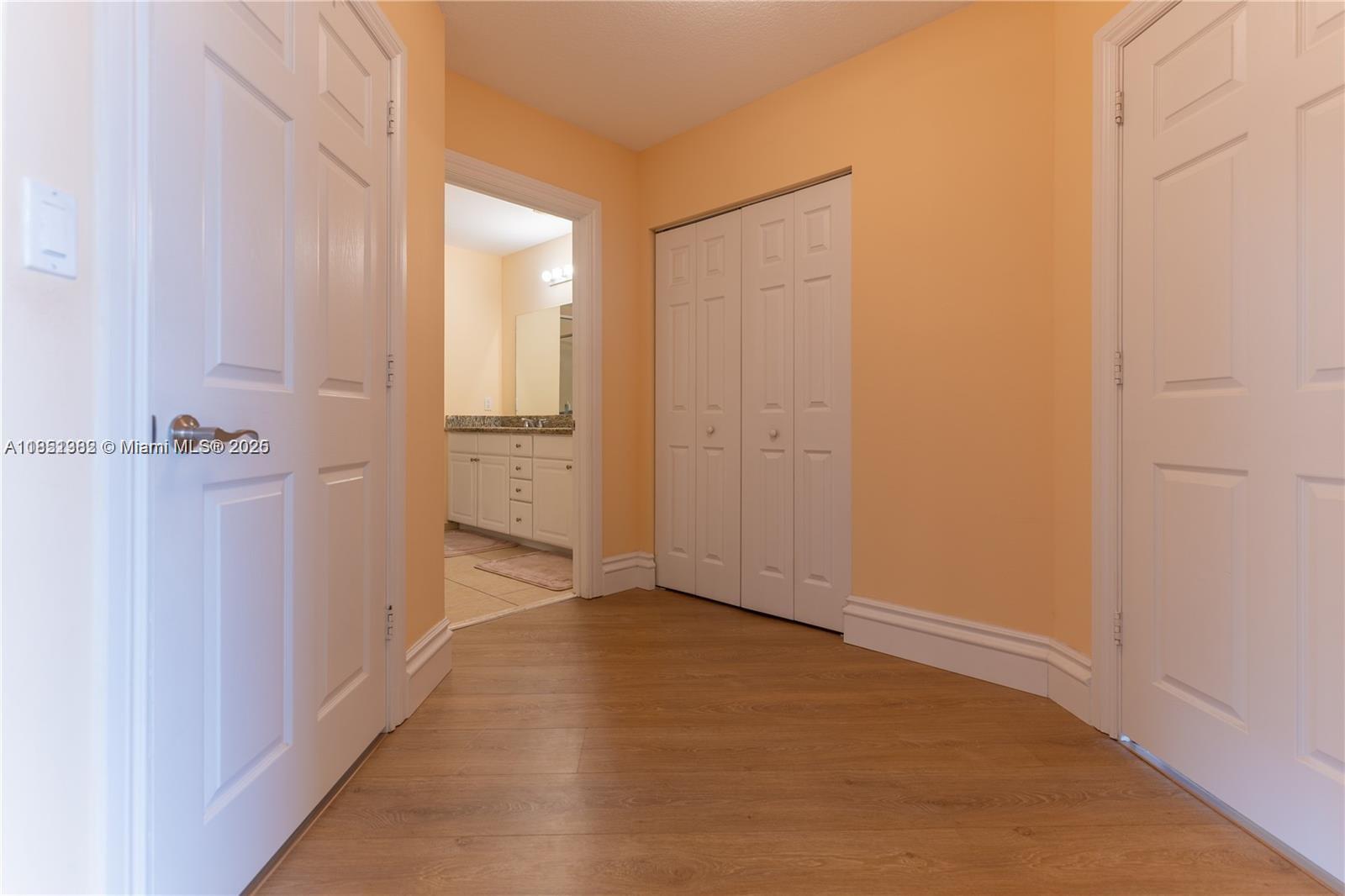 ALAQUA CONDO - Residential