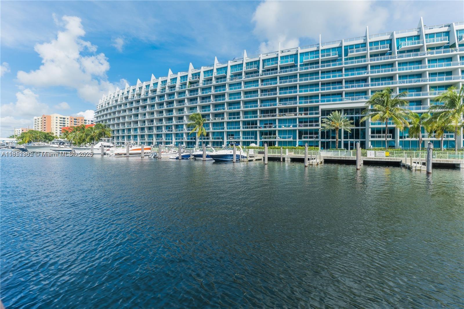 ALAQUA CONDO - Residential