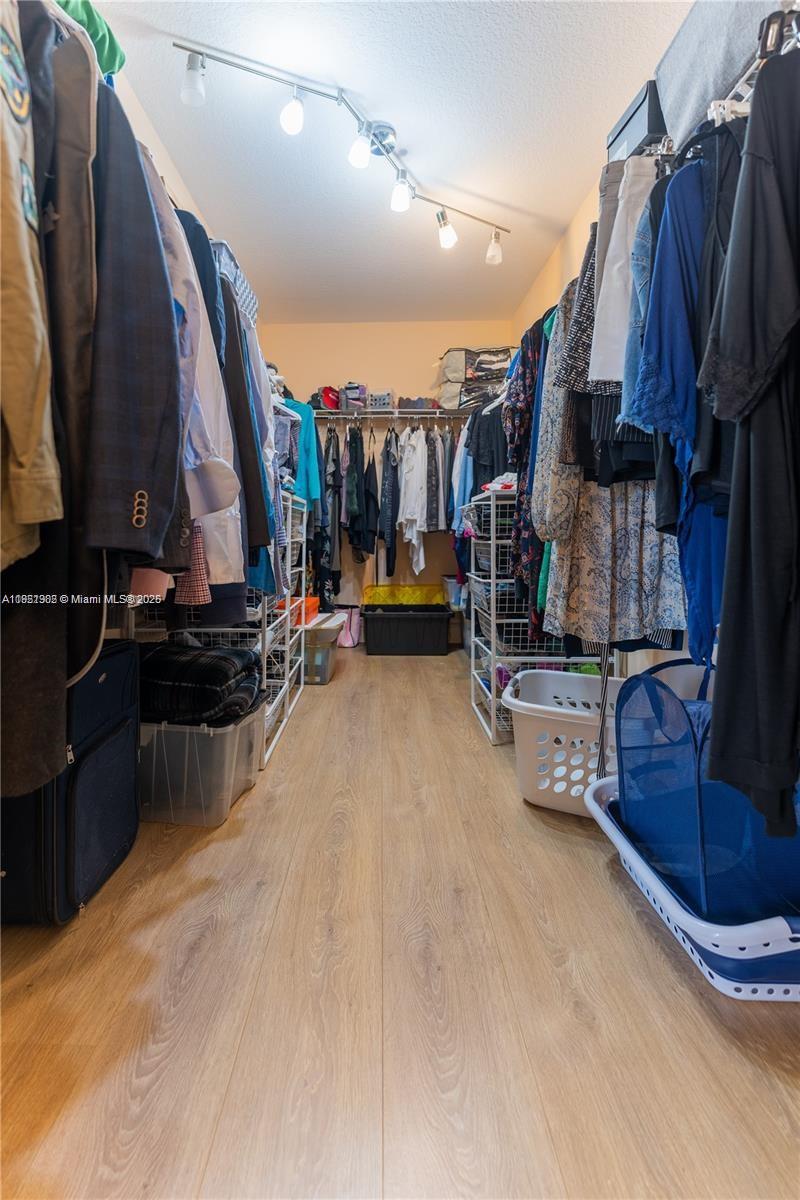 ALAQUA CONDO - Residential