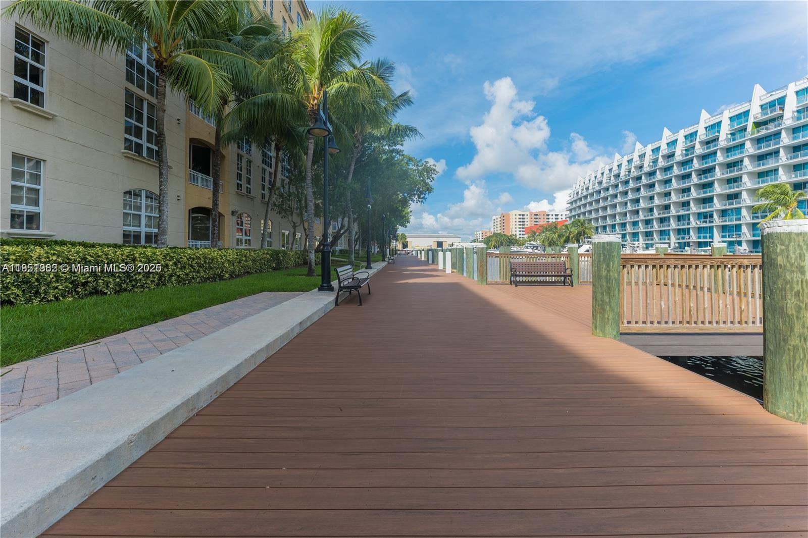 ALAQUA CONDO - Residential