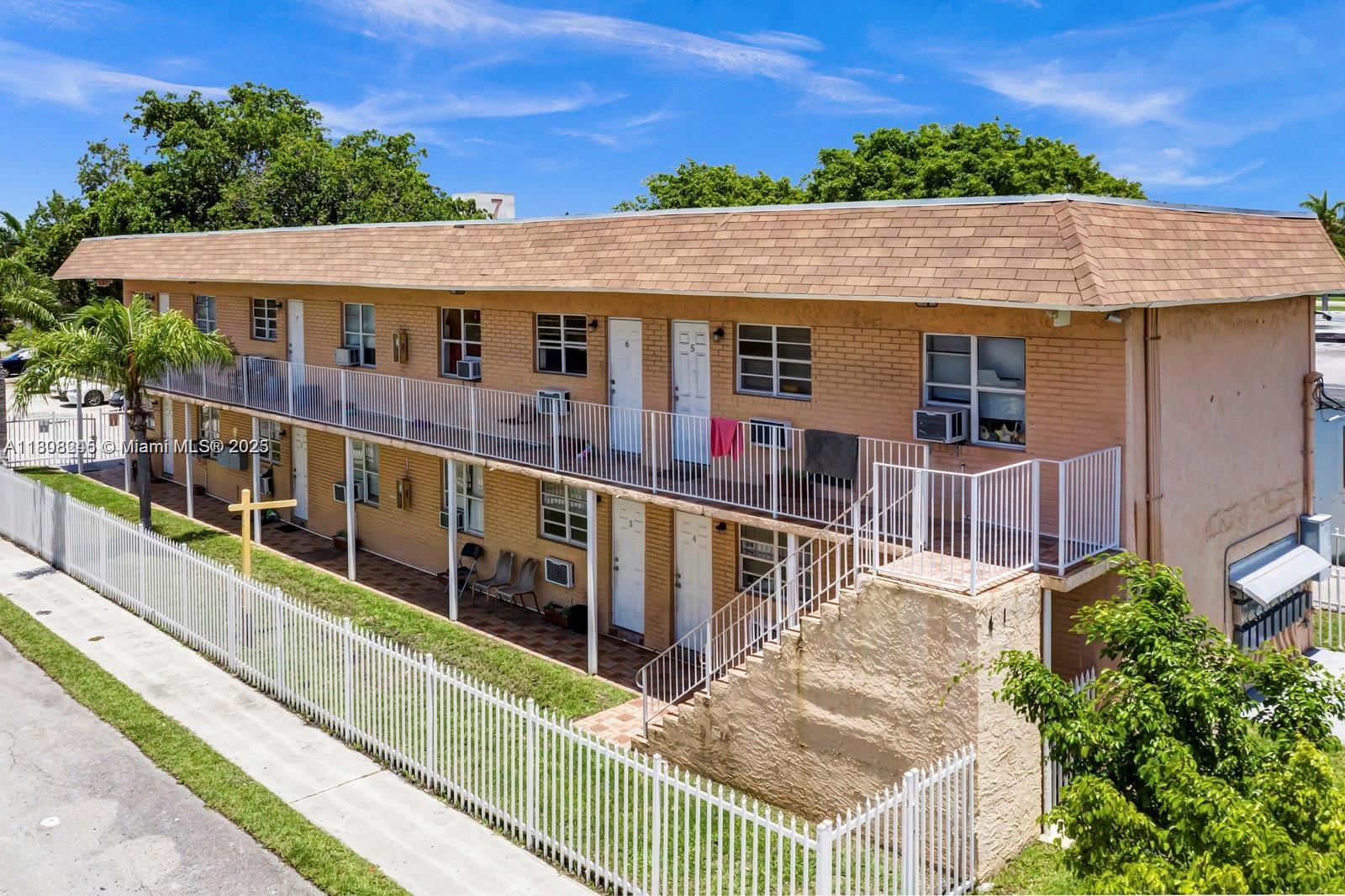 401 N Dixie Hwy 6, Hallandale Beach, Broward County, Florida - 2 Bedrooms  
1 Bathrooms - 