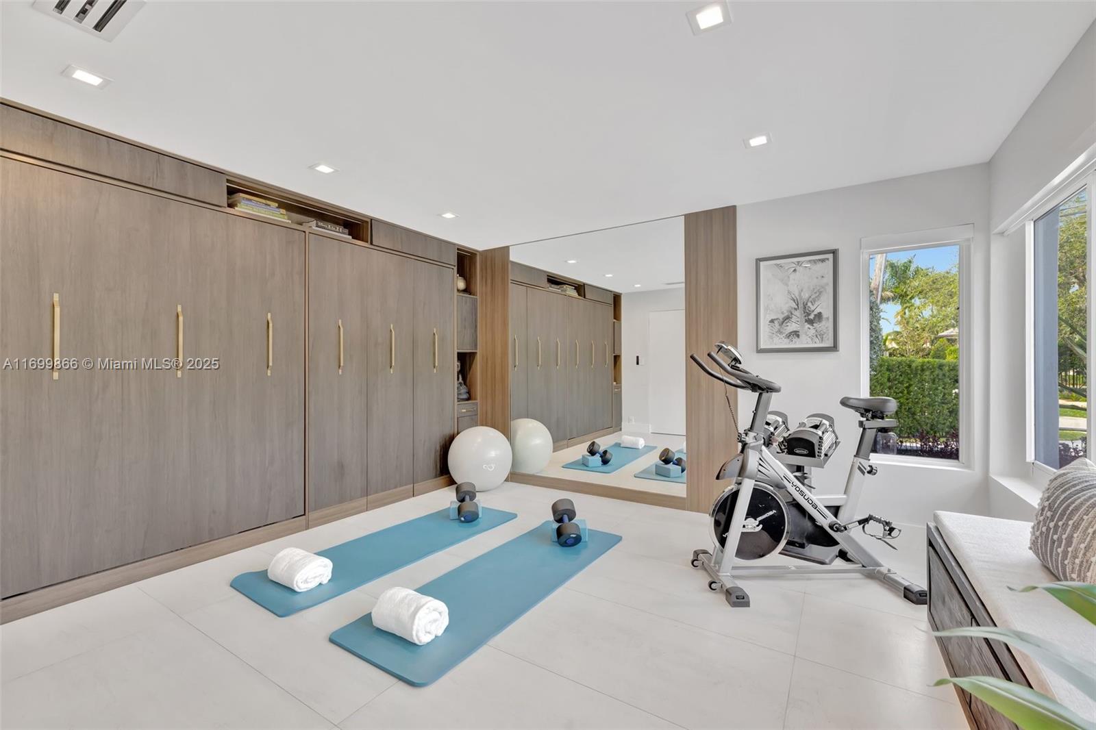 LAUDERDALE ISLES RE-AMEND - Residential