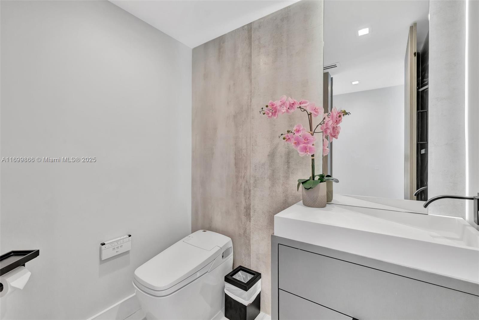 LAUDERDALE ISLES RE-AMEND - Residential