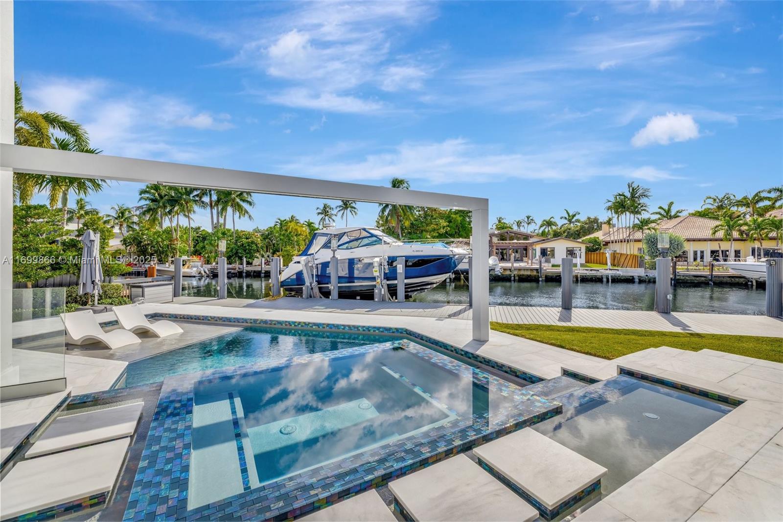 LAUDERDALE ISLES RE-AMEND - Residential