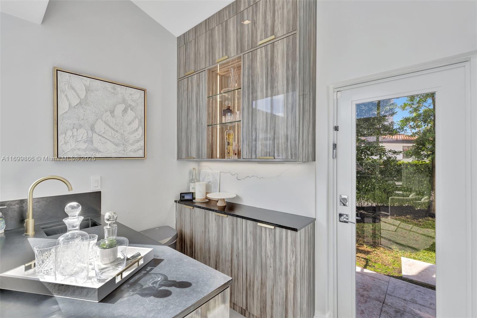 LAUDERDALE ISLES RE-AMEND - Residential