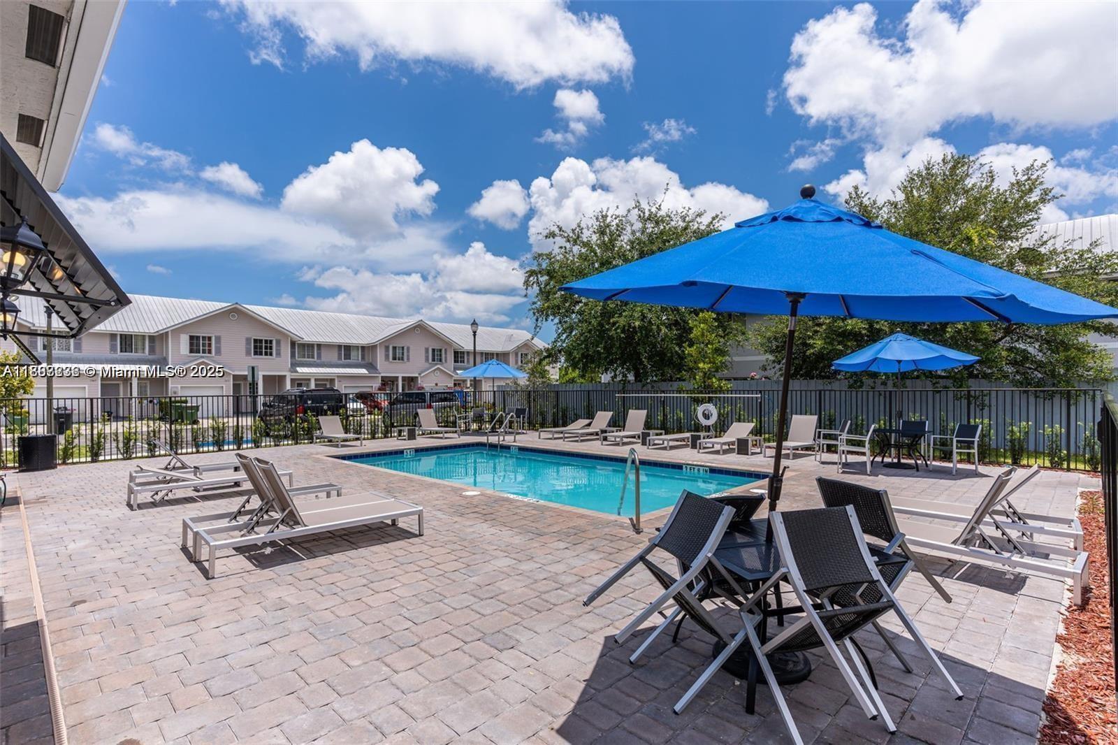 HAMILTON PLACE - Residential