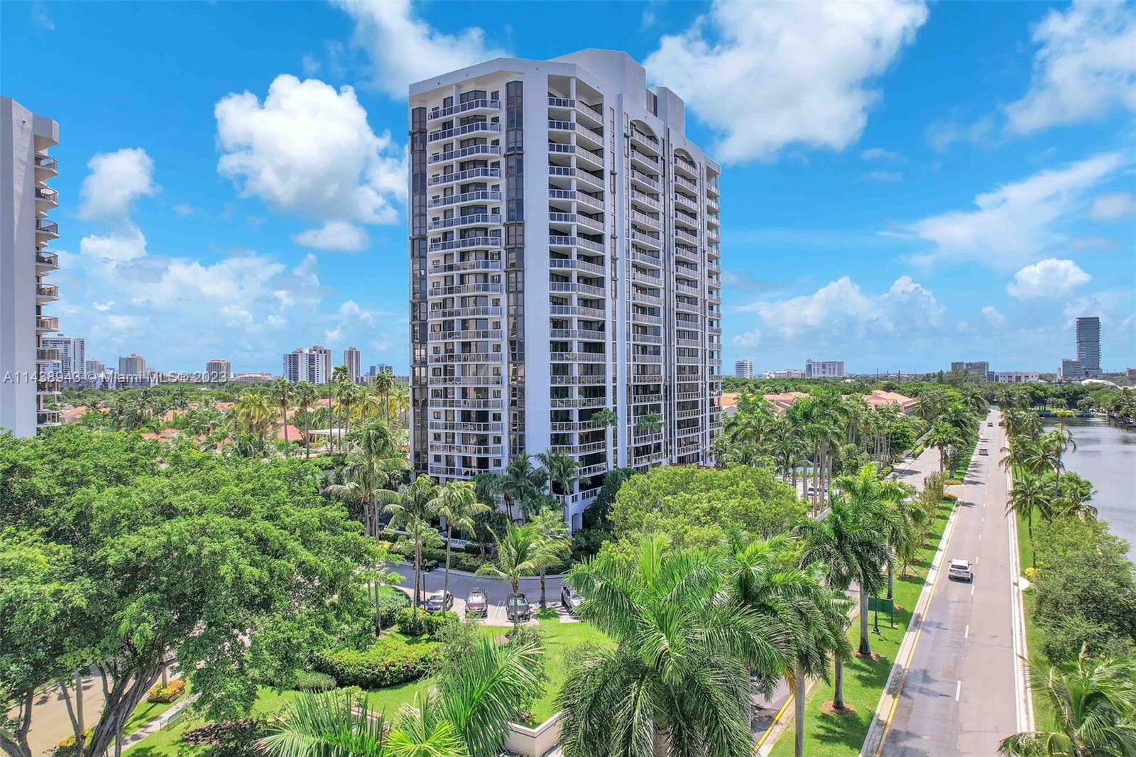 Property for Sale at 3600 Yacht Club Dr 402, Aventura, Miami-Dade County, Florida - Bedrooms: 3 
Bathrooms: 2  - $675,000