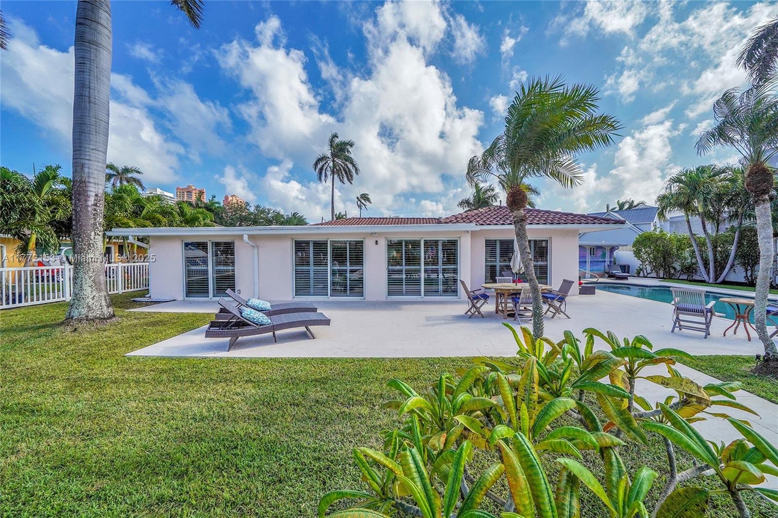 LAUDERDALE BEACH EXT UNIT - Residential