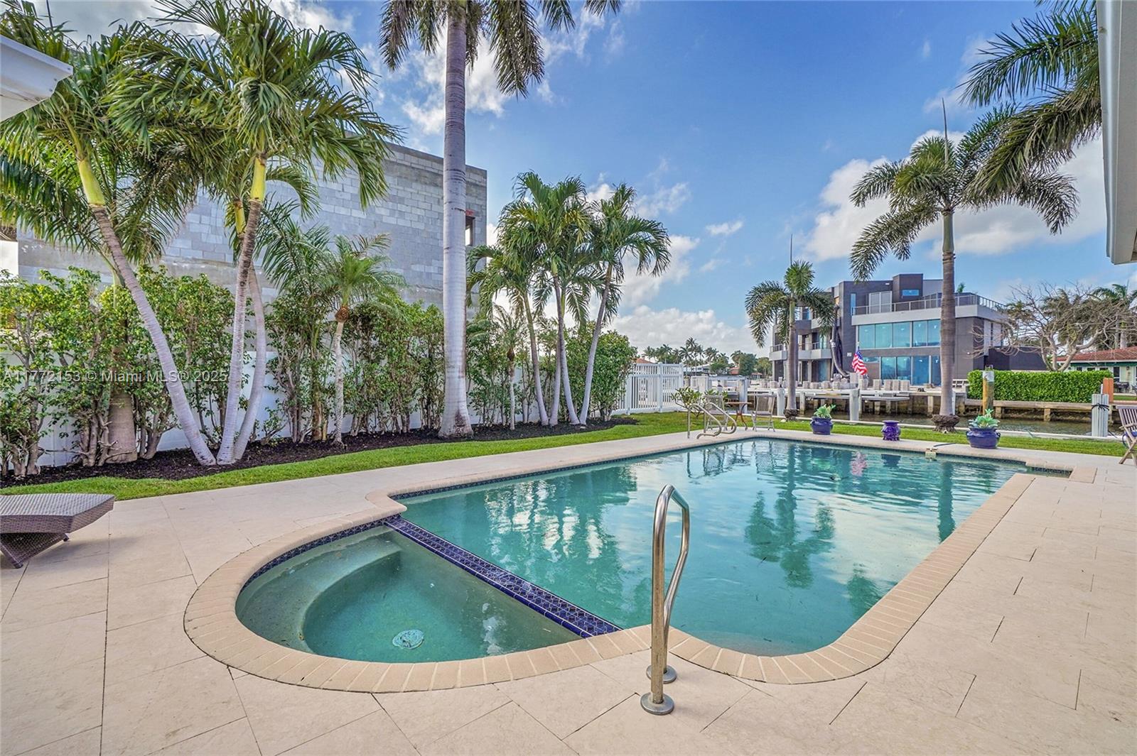 LAUDERDALE BEACH EXT UNIT - Residential