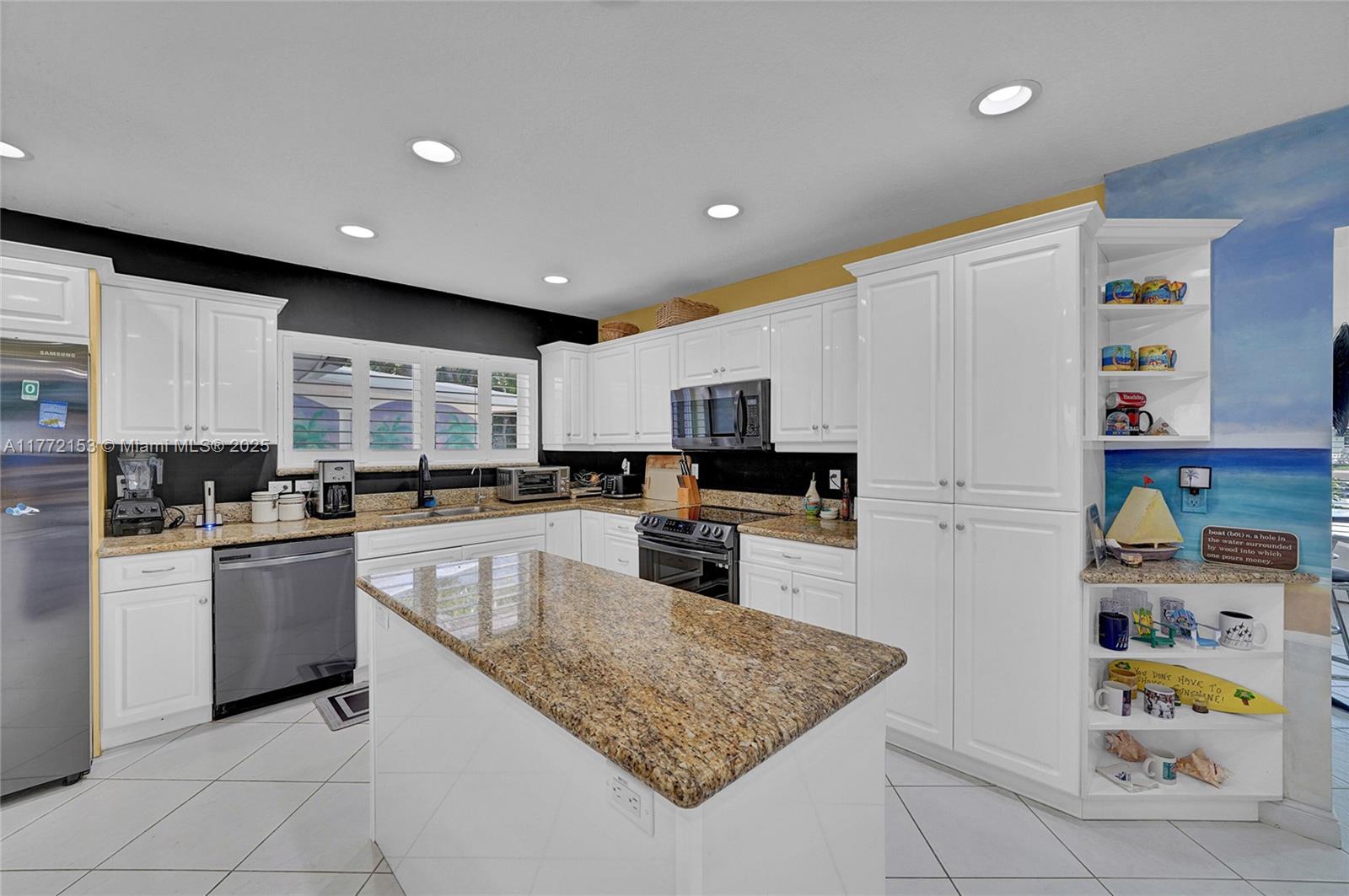 LAUDERDALE BEACH EXT UNIT - Residential