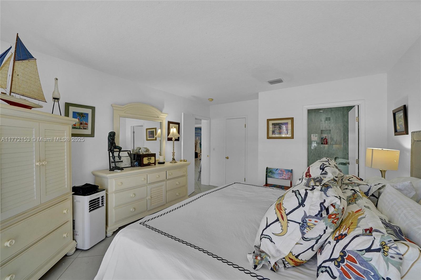 LAUDERDALE BEACH EXT UNIT - Residential