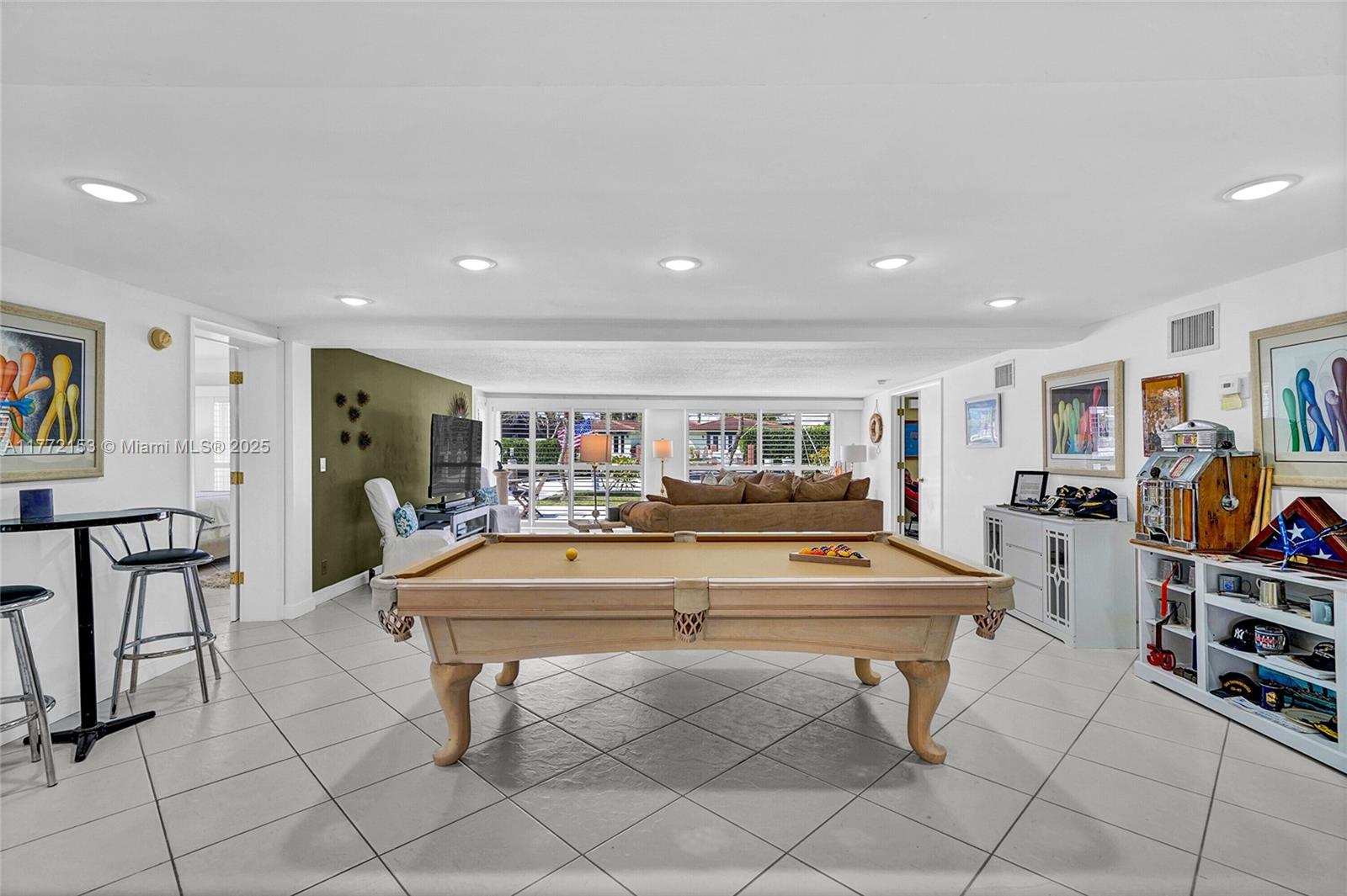 LAUDERDALE BEACH EXT UNIT - Residential