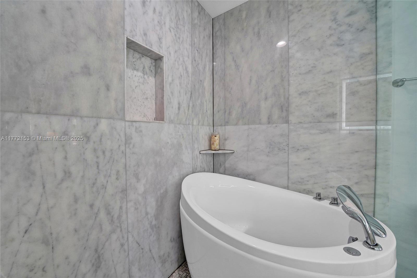 LAUDERDALE BEACH EXT UNIT - Residential