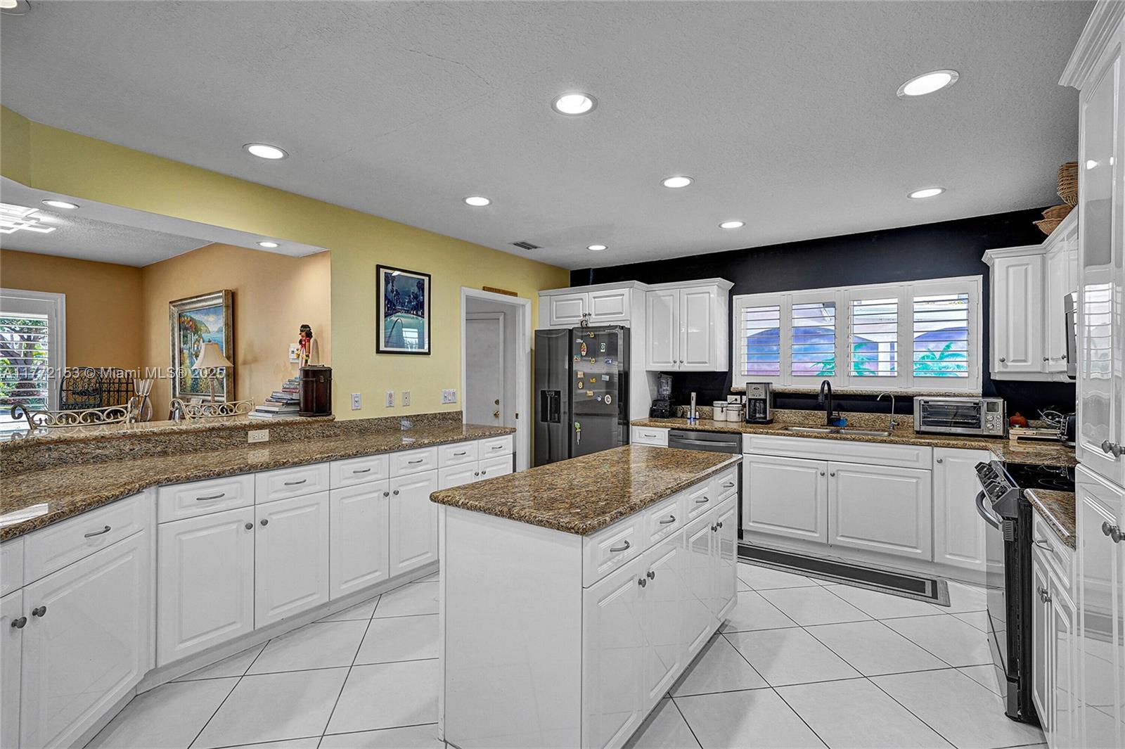 LAUDERDALE BEACH EXT UNIT - Residential