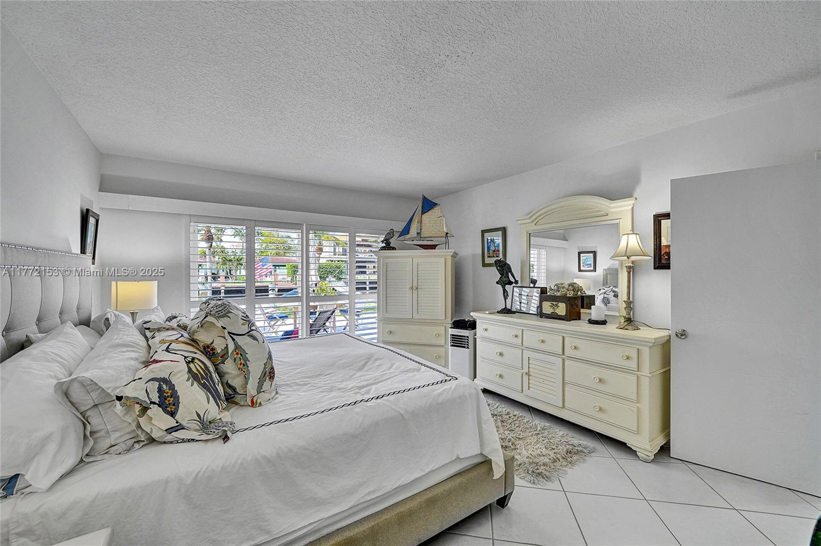 LAUDERDALE BEACH EXT UNIT - Residential